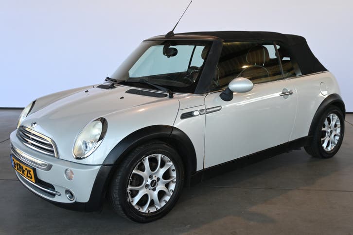 MINI Cabrio 1.6 One Sidewalk Cabrio Airco Cruise Lichtmetaal, Auto's, Gebruikt, Huisgarantie, 4 cilinders, 4 stoelen