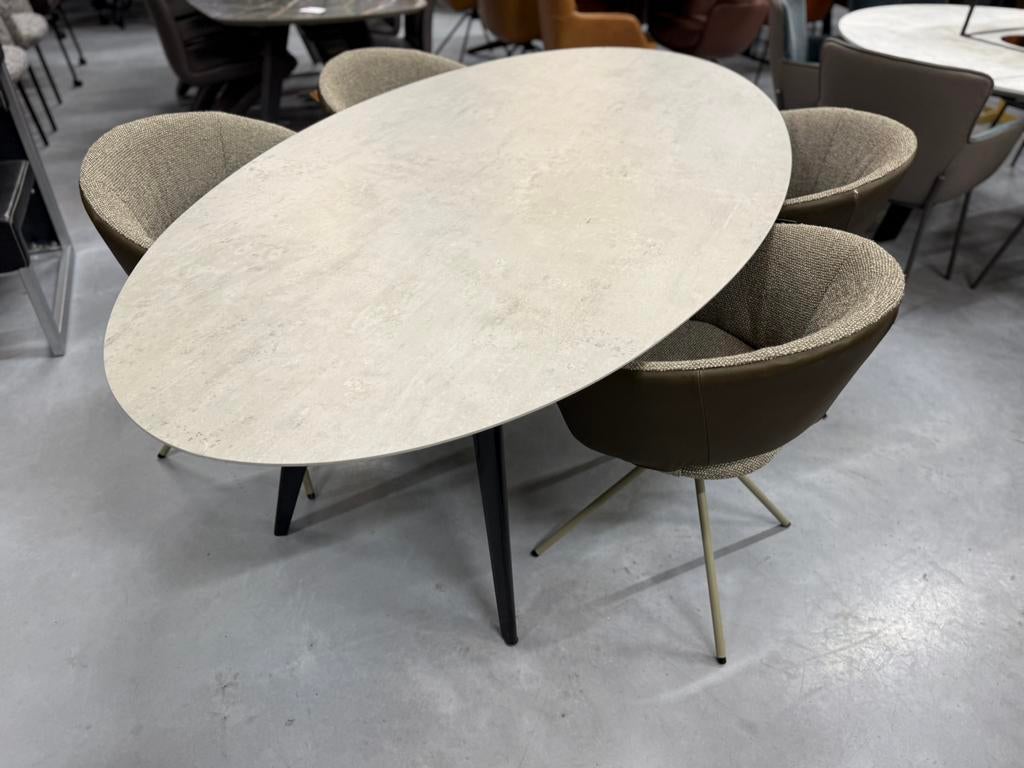 Showmodel Harvink Fier Eettafel keramiek tafel Design 225, Huis en Inrichting, Tafels | Eettafels, Overige materialen, Harvink