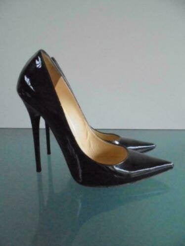 Jimmy Choo | zwarte lak hakken 38 | Gratis verzenden, Kleding | Dames, Verzenden, Zwart, Zo goed als nieuw, Schoenen met hoge hakken