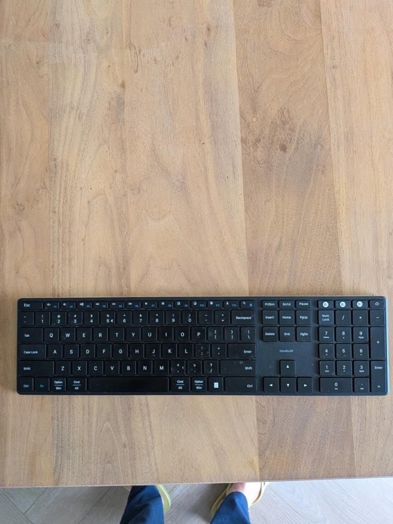 Gratis afhalen. Oplaadbaar qwerty toetsenbord., Ophalen