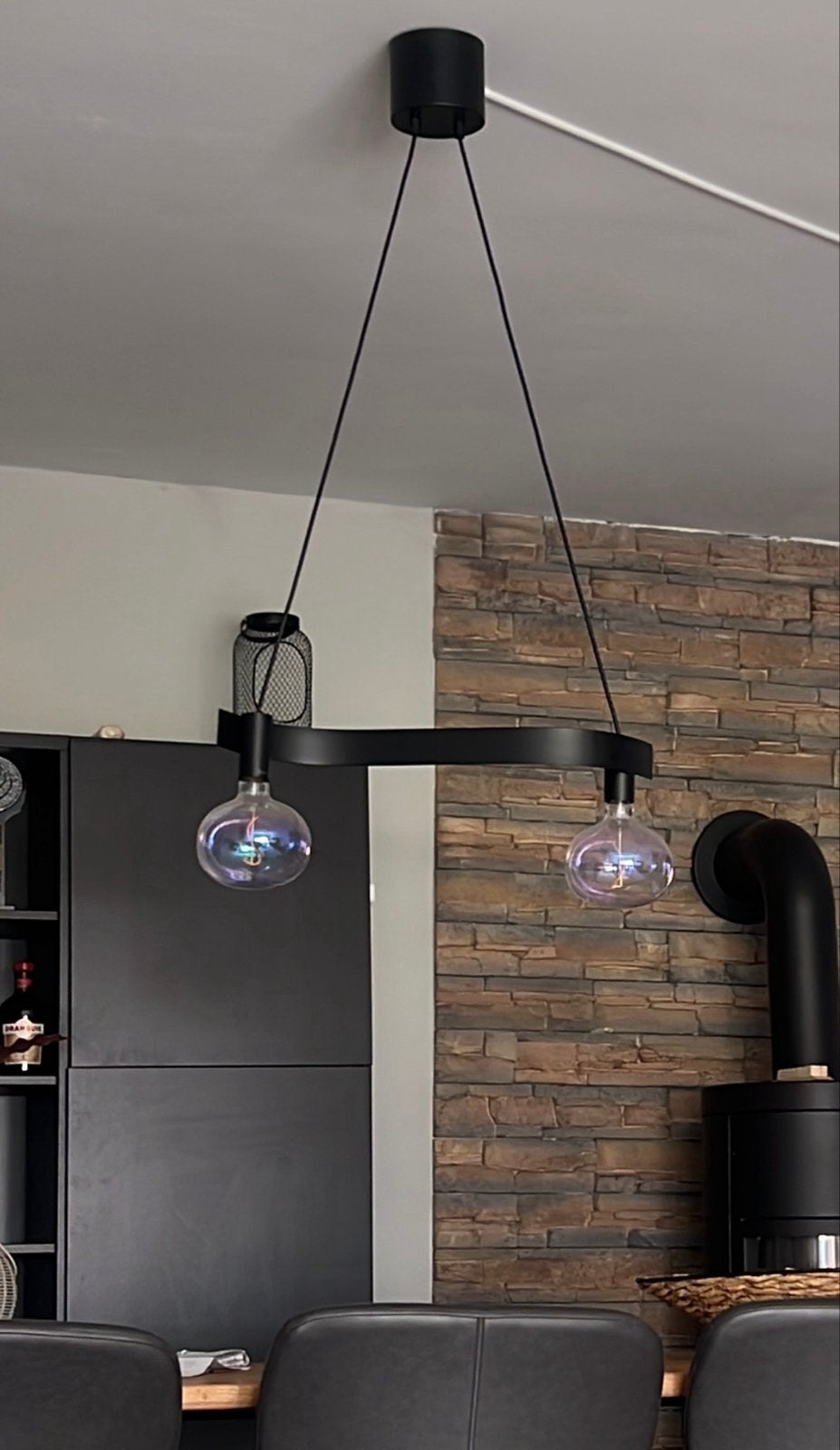 Moderne hanglamp met 2 lampen, Ophalen of Verzenden, Zo goed als nieuw, Metaal, E27 (groot)