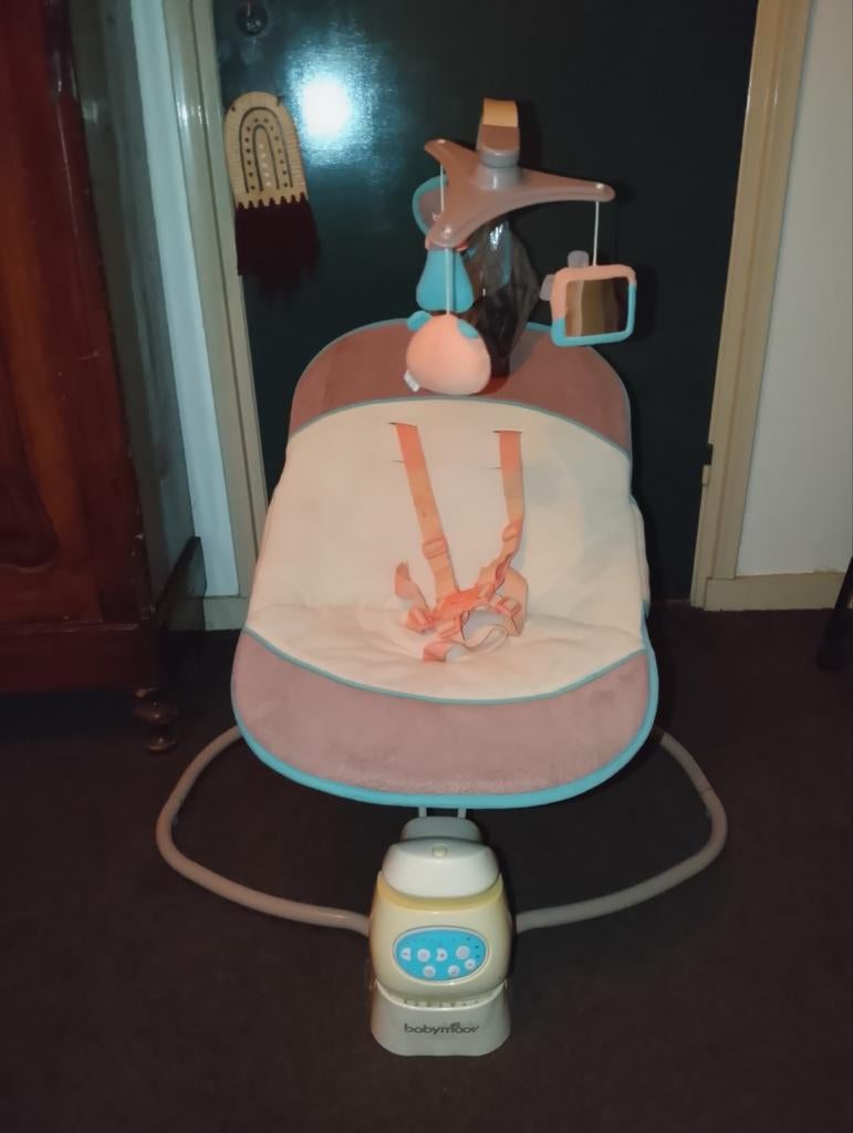 Schommelstoel met verschillende muziekjes van babymoov, Ophalen, Gebruikt