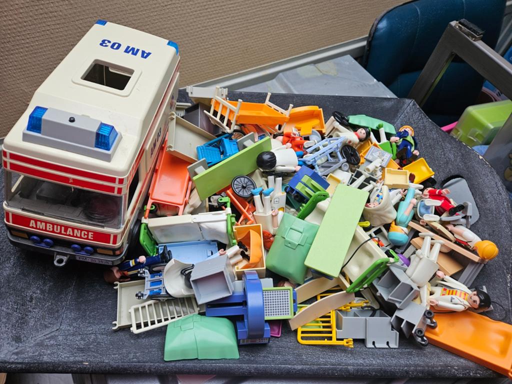 Playmobil ziekenhuis 4404 met losse spullen., Kinderen en Baby's, Speelgoed | Playmobil, Ophalen, Gebruikt