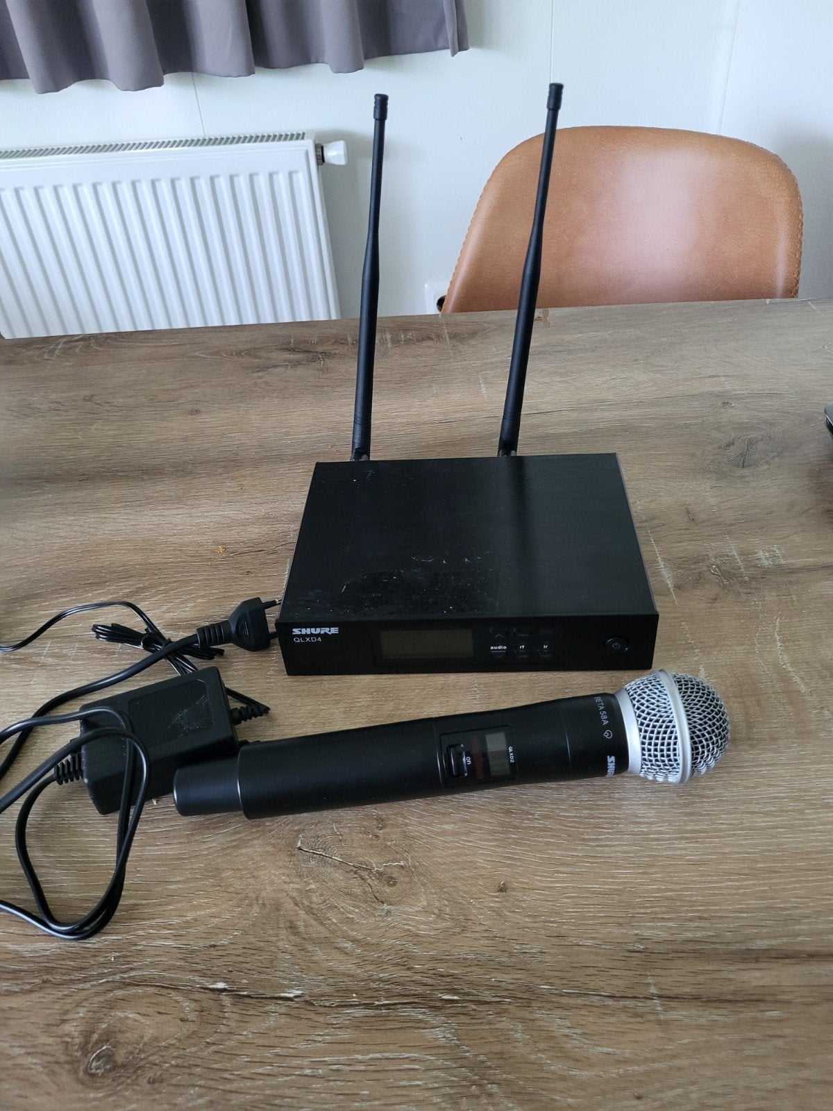 Shure qlxd bèta 58 let op copy, Muziek en Instrumenten, Microfoons, Ophalen of Verzenden, Gebruikt, Zangmicrofoon, Draadloos