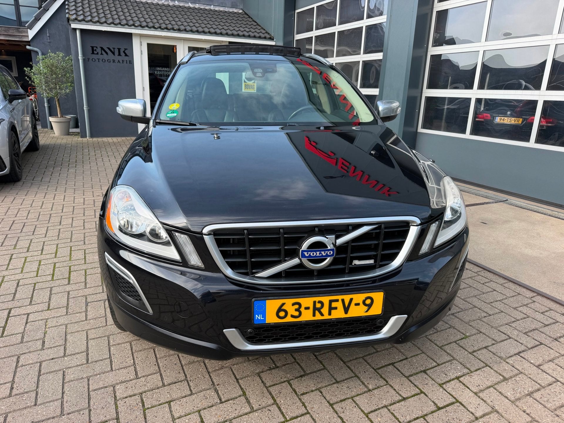 Volvo XC60 2.0 D3 R-Design / Pano / Youngtimer / Leder / Top, Auto's, 15 km/l, 1984 cc, Bedrijf, 1600 kg