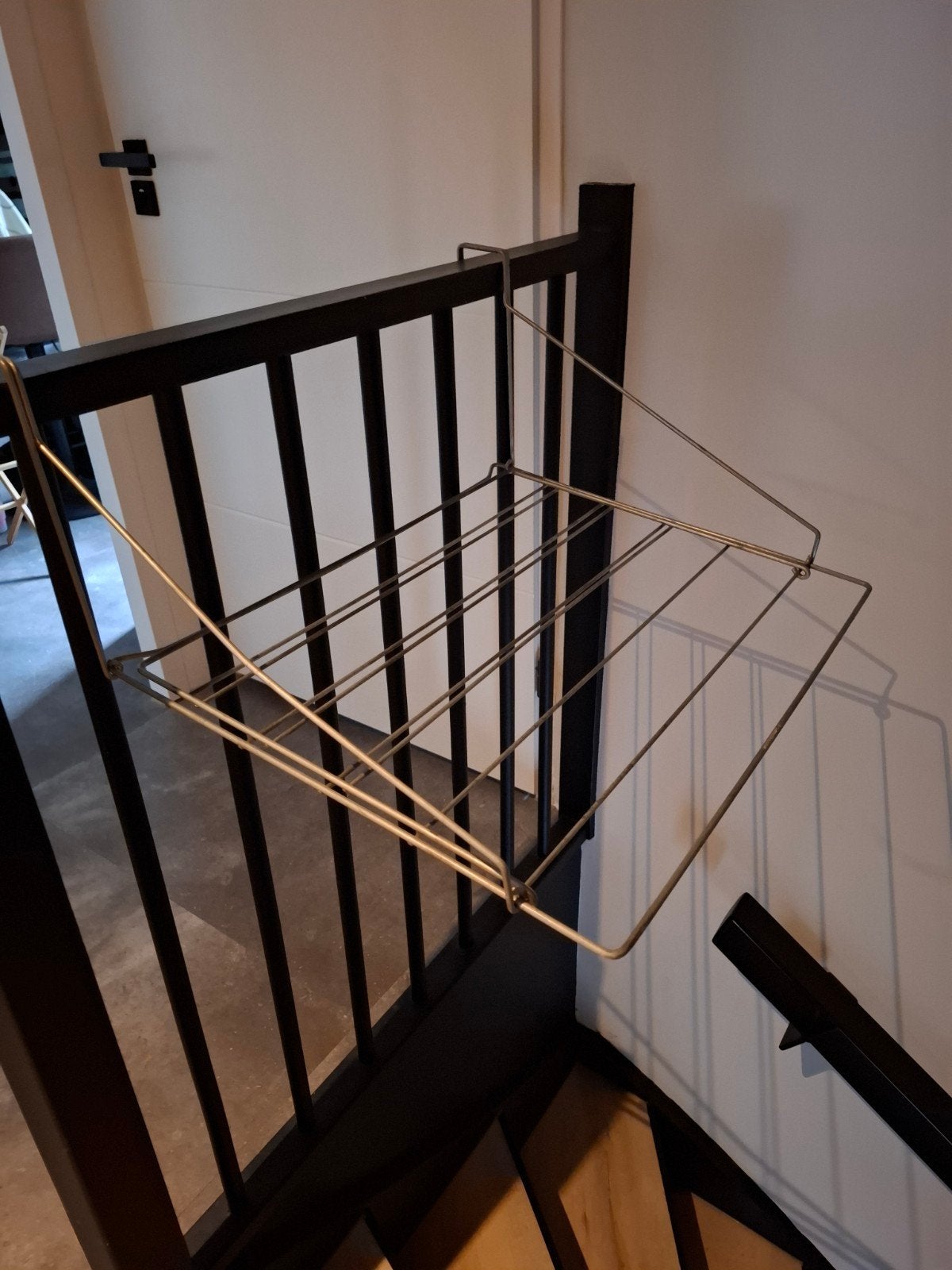 Vintage metalen wasrek met uitklaprek voor traphek, Ophalen, Gebruikt, Wasrek