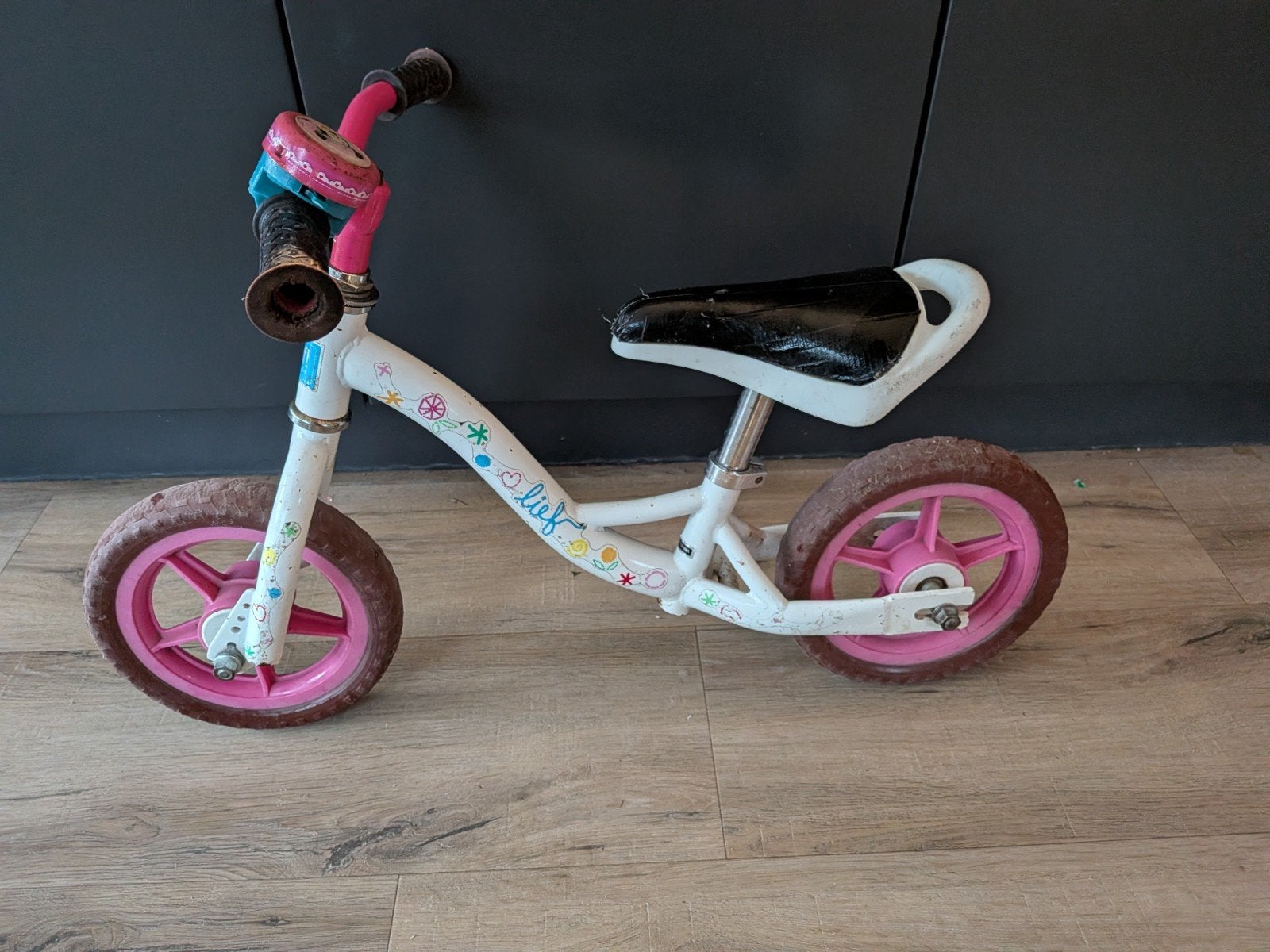 Lief loopfietsje - stevig en degelijk, Fietsen en Brommers, Ophalen, Gebruikt, Minder dan 16 inch, Lief!