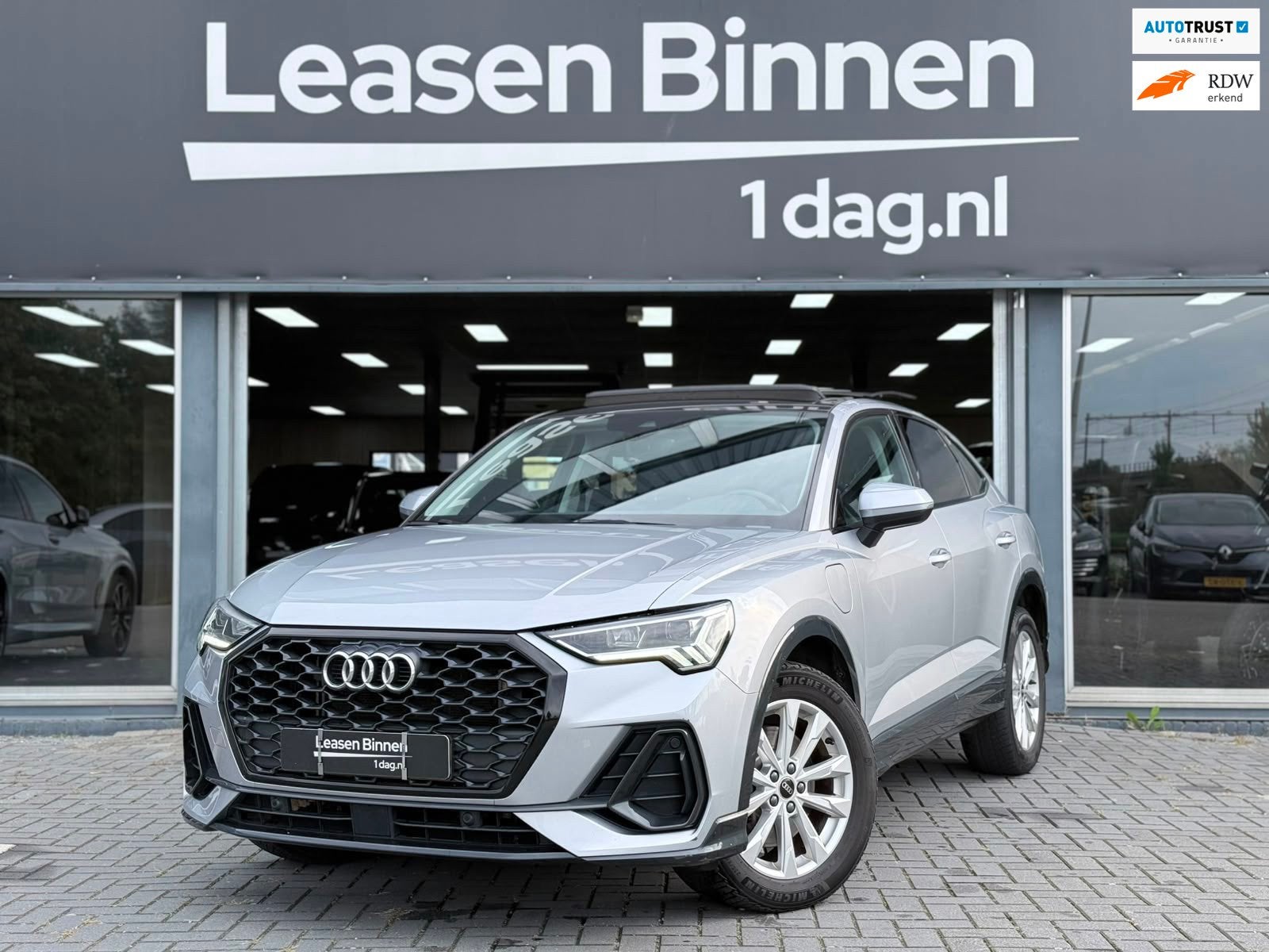 Audi Q3 Sportback 45 TFSI e Edition Pano|Keyles|Leder, Auto's, Dealer onderhouden, Gebruikt, 150 pk, Leder