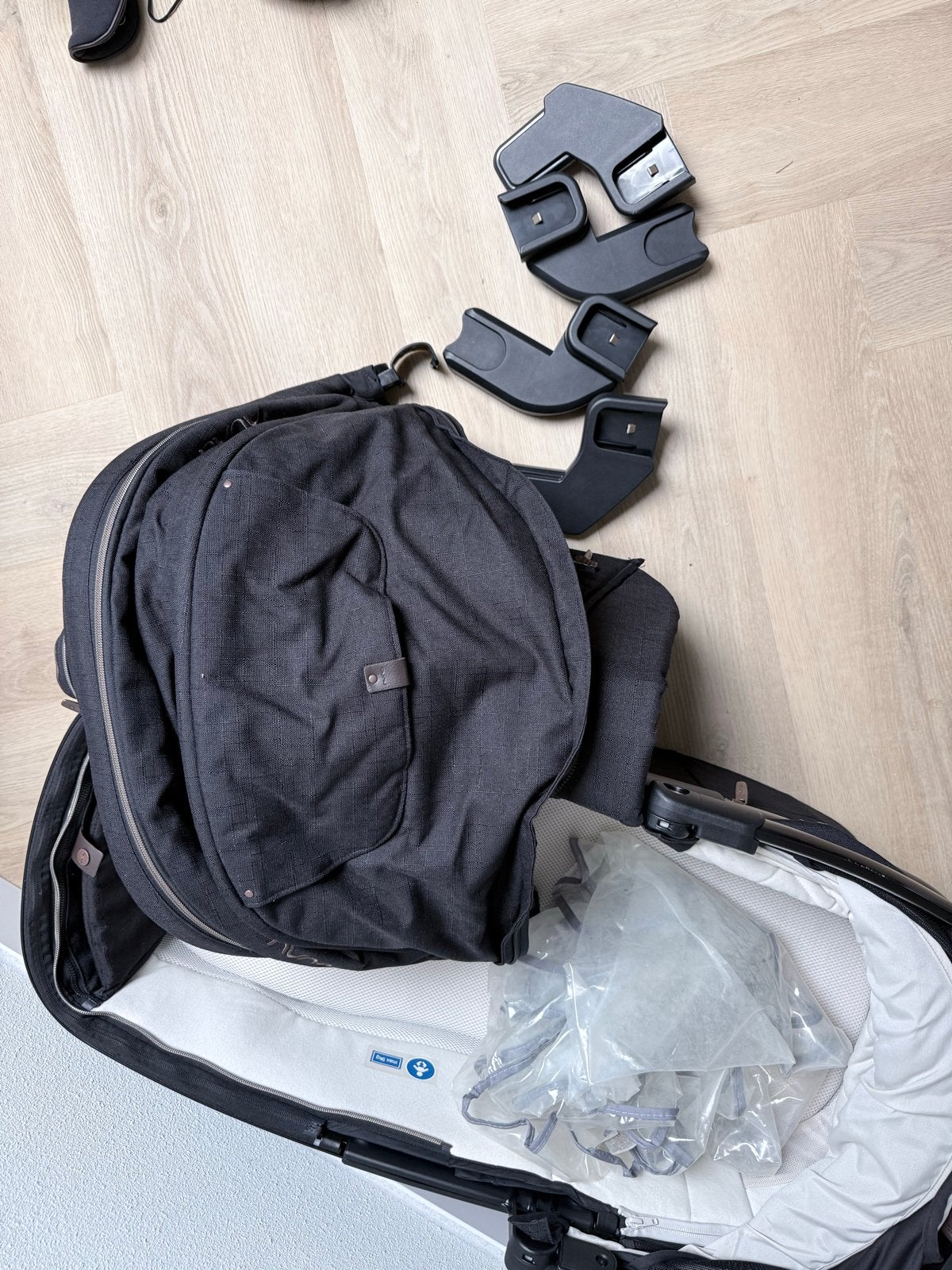 Nuna reiswieg en adapters, Gebruikt, Met autostoeltje, Ophalen, Kinderwagen