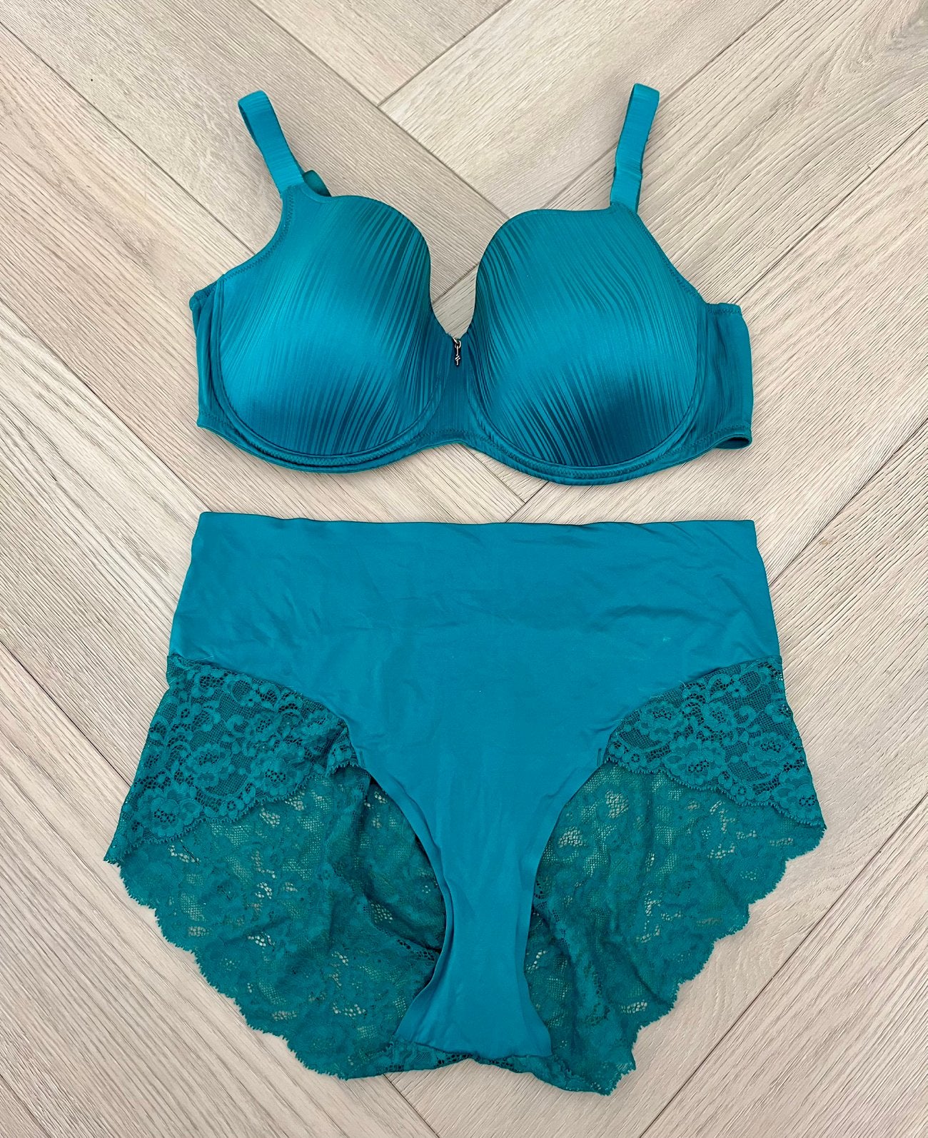 Prima Donna Twist Set 90E/46 Knokke (LEES BESCHRIJVING), Setje, Groen, Verzenden, Primark