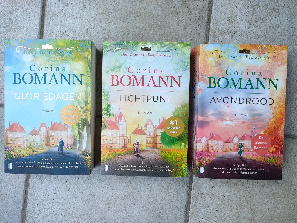 Corina Bomann - serie Waldfriede, Ophalen of Verzenden, Zo goed als nieuw