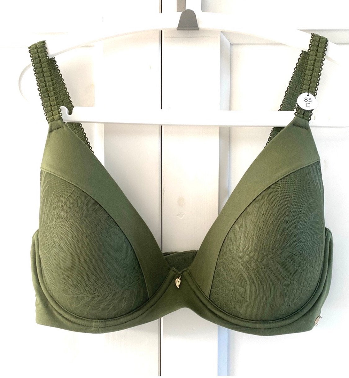 Nieuwe groene LIVERA beugel BH 85E met 4  haakjes, Ophalen of Verzenden, Groen, BH