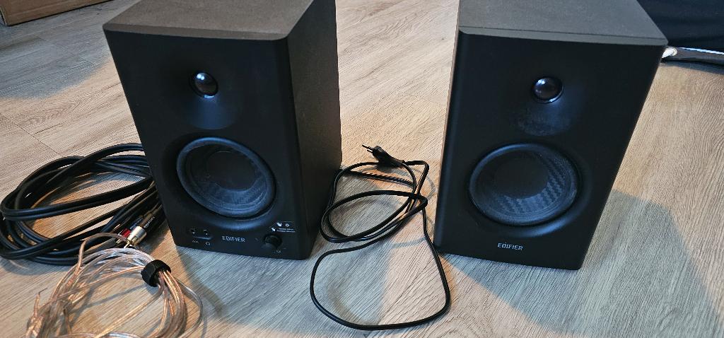 Edifier MR4 Powered Studio Monitor Speakers, Audio, Tv en Foto, Luidsprekers, Gebruikt, Minder dan 60 watt, Front, Rear of Stereo speakers