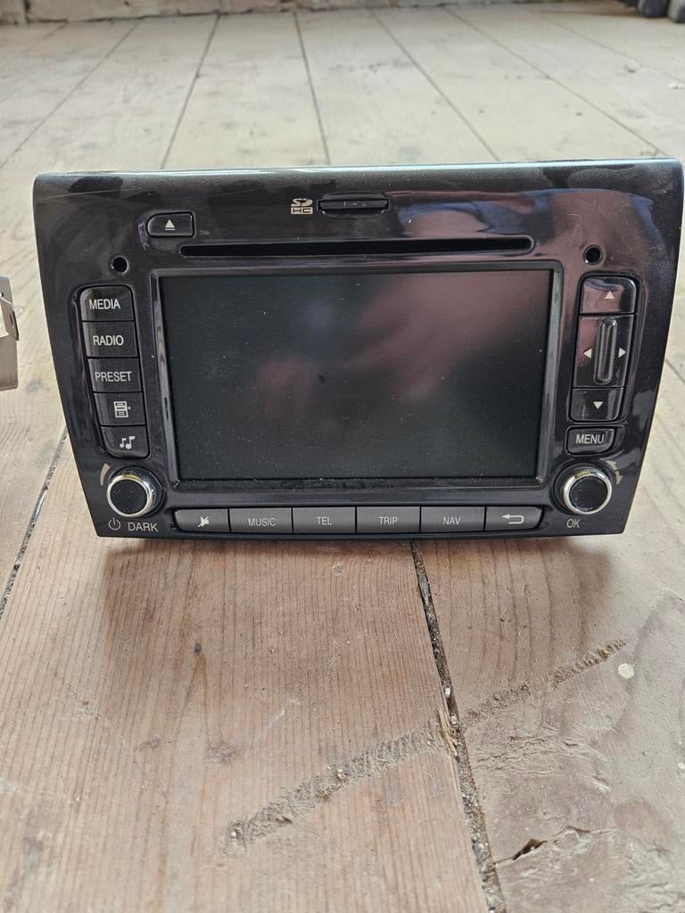 Fiat  Uconnect Radio Navigatie Systeem 735498080, Auto diversen, Ophalen, Gebruikt