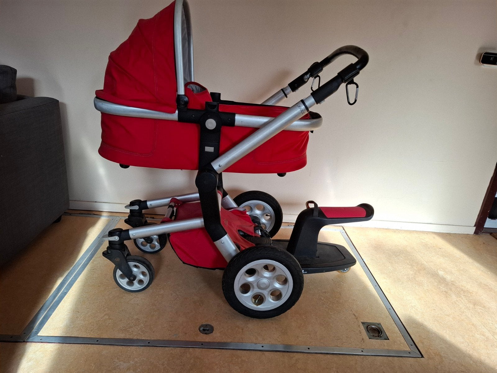 Mooie Joolz kinderwagen rood, Kinderen en Baby's, Kinderwagens en Combinaties, Gebruikt, Combiwagen, Overige merken, Luchtbanden