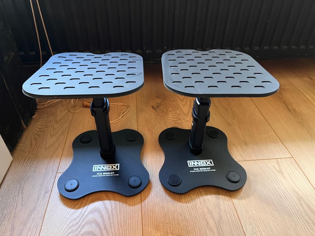 Innox IVA MON-07 Studio Monitor Desktop Stands (set van 2), Ophalen of Verzenden, Zo goed als nieuw