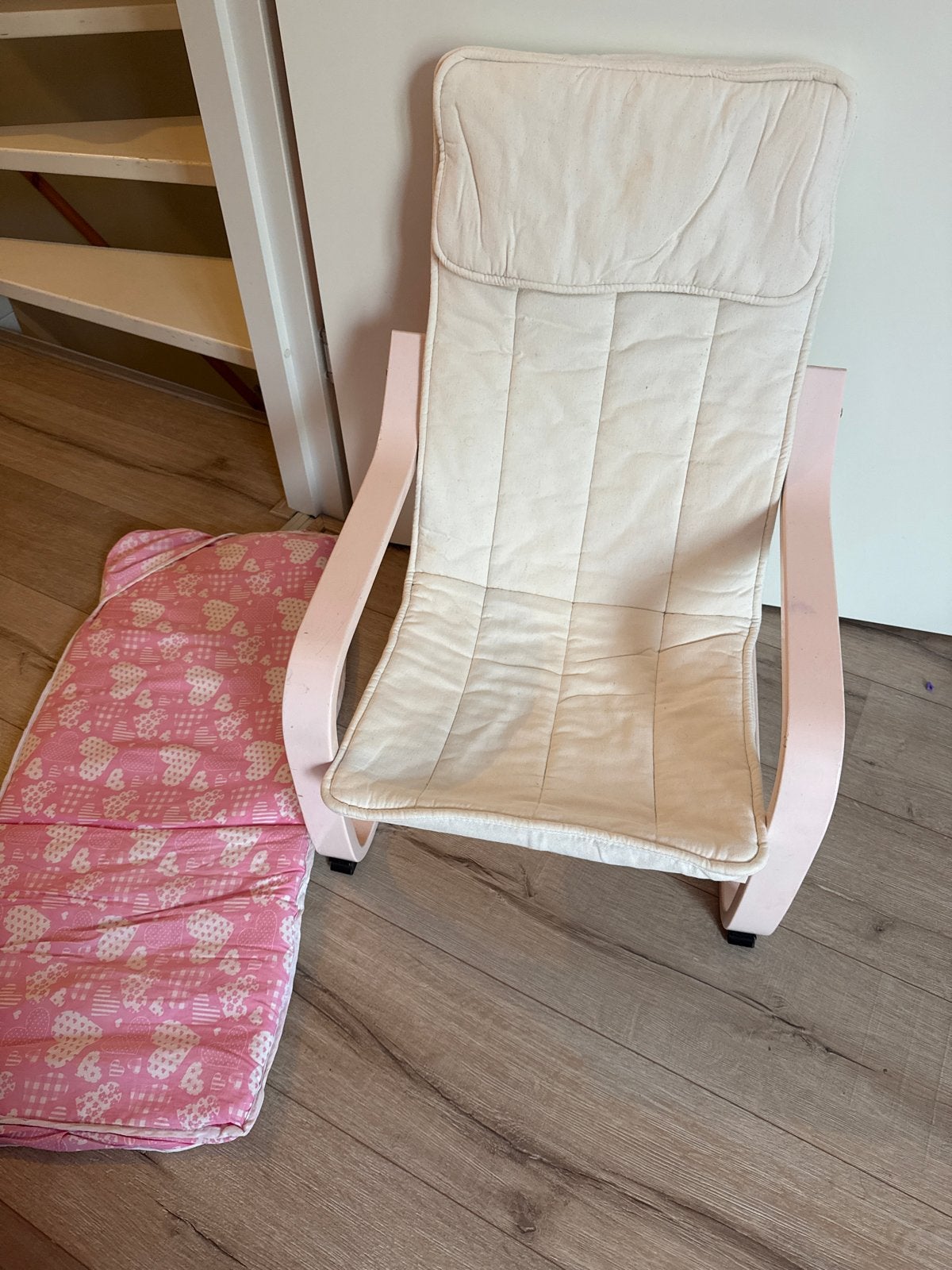 Roze kinderstoel Poang met twee kussen ikea, Ophalen, Gebruikt, Stoel