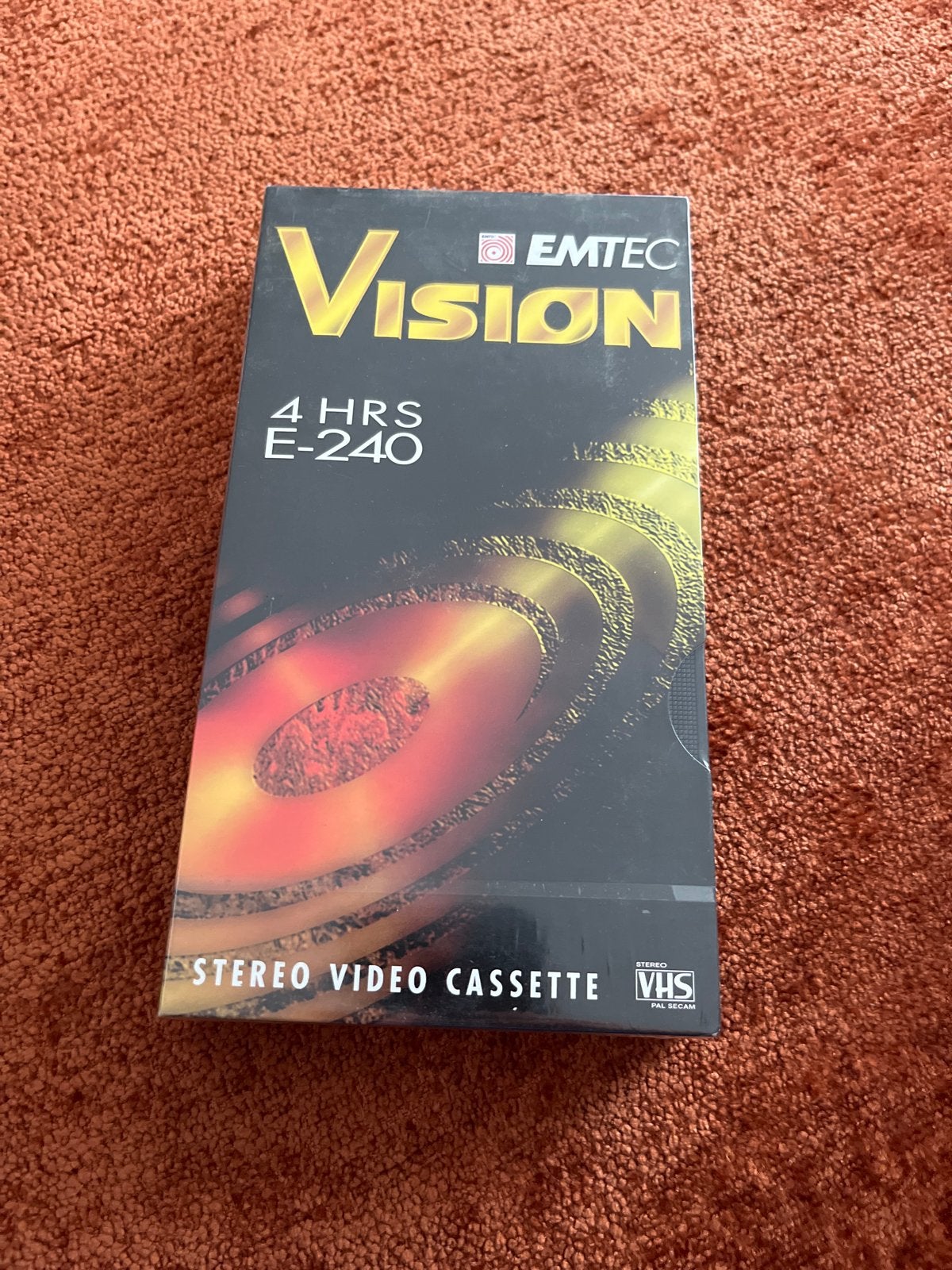 Nieuwe EMTEC Vision E-240 VHS Stereo Videocassette, Cd's en Dvd's, VHS | Film, Nieuw in verpakking, VHS, Ophalen of Verzenden