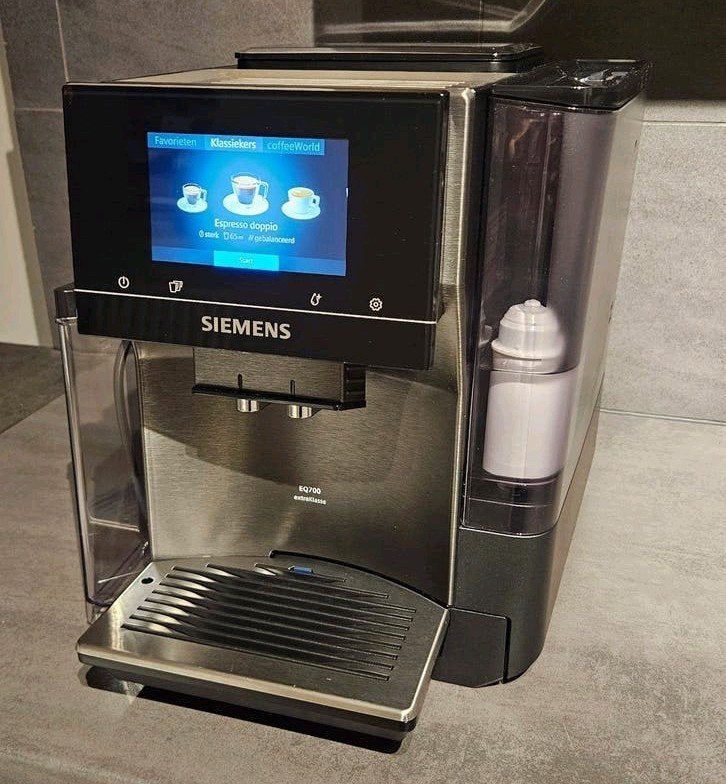 Siemens EQ.700 ExtraKlasse - Nieuwstaat!, Witgoed en Apparatuur, Ophalen, Afneembaar waterreservoir, 10 kopjes of meer, Koffiemachine