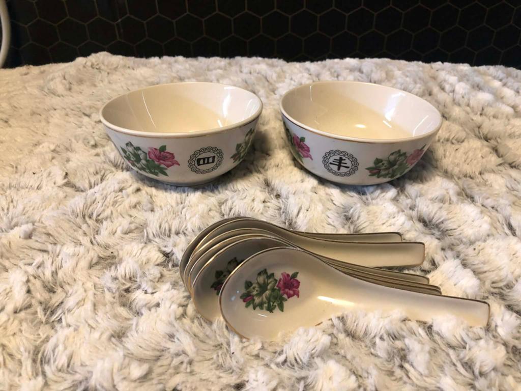 Vintage Chinese kommetjes en lepels met bloemmotief, Keramiek, Ophalen of Verzenden, Zo goed als nieuw, Kom(men)