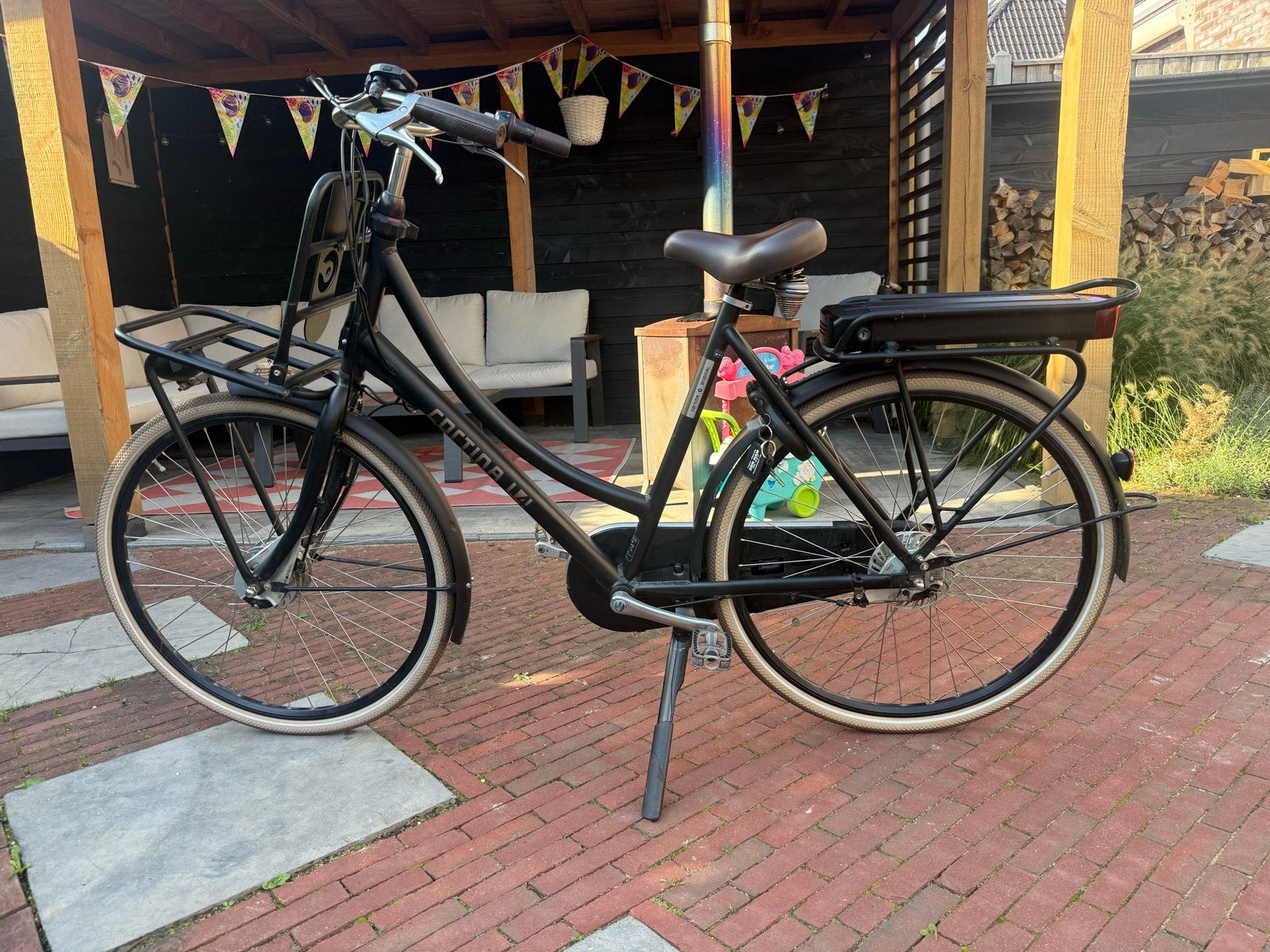 Cortina E-U4 Transportfiets - Mat Zwart, Frame 57, 500Wh Acc, Ophalen, Gebruikt, Cortina, 50 km per accu of meer