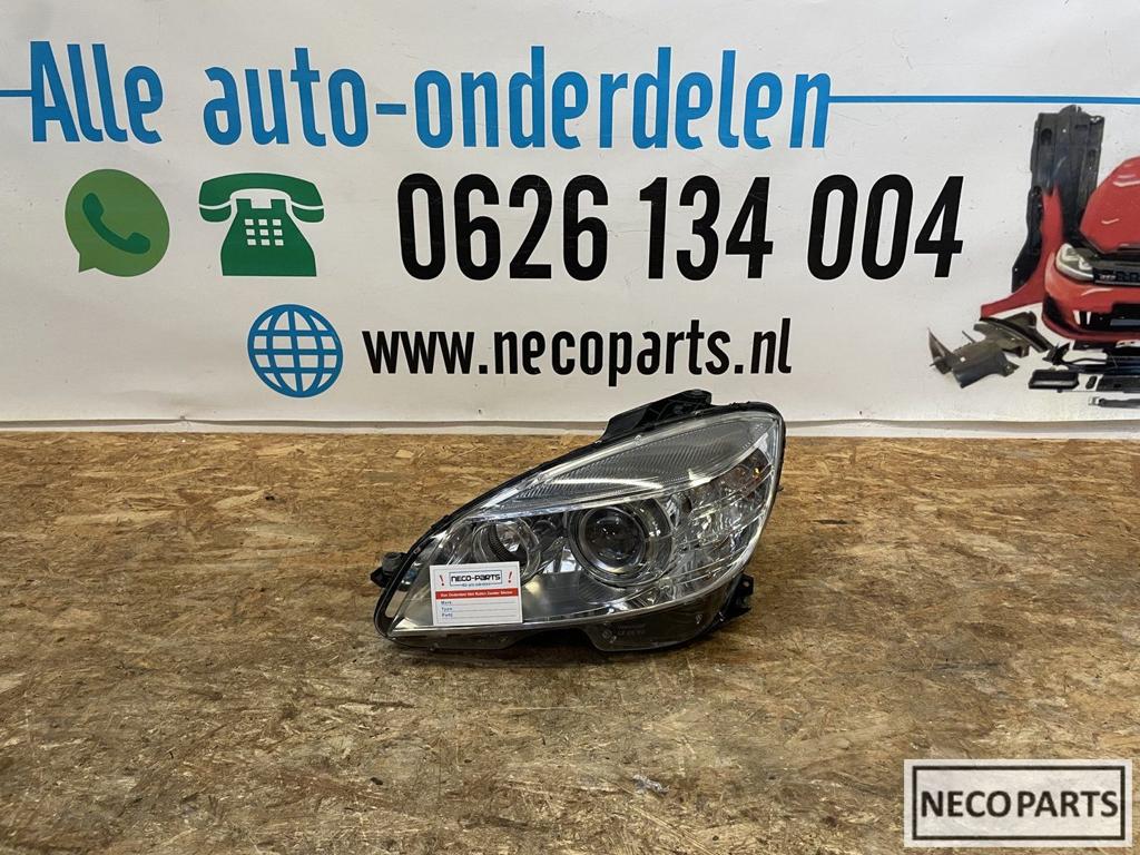 W204 XENON KOPLAMP LINKS A2048200159 ALLES LEVERBAAR !!, Auto-onderdelen, Gebruikt, -, Ophalen of Verzenden, -
