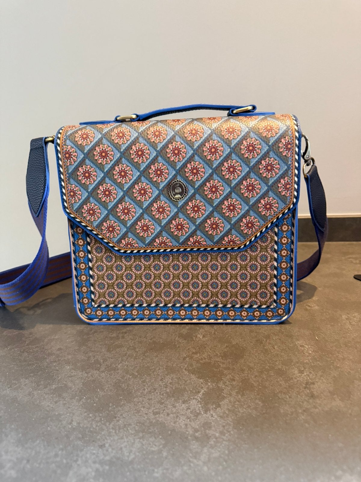 PIP STUDIO Frances Medium Imani Blauw, Sieraden, Tassen en Uiterlijk, Ophalen of Verzenden, Zo goed als nieuw, Blauw, Schoudertasje