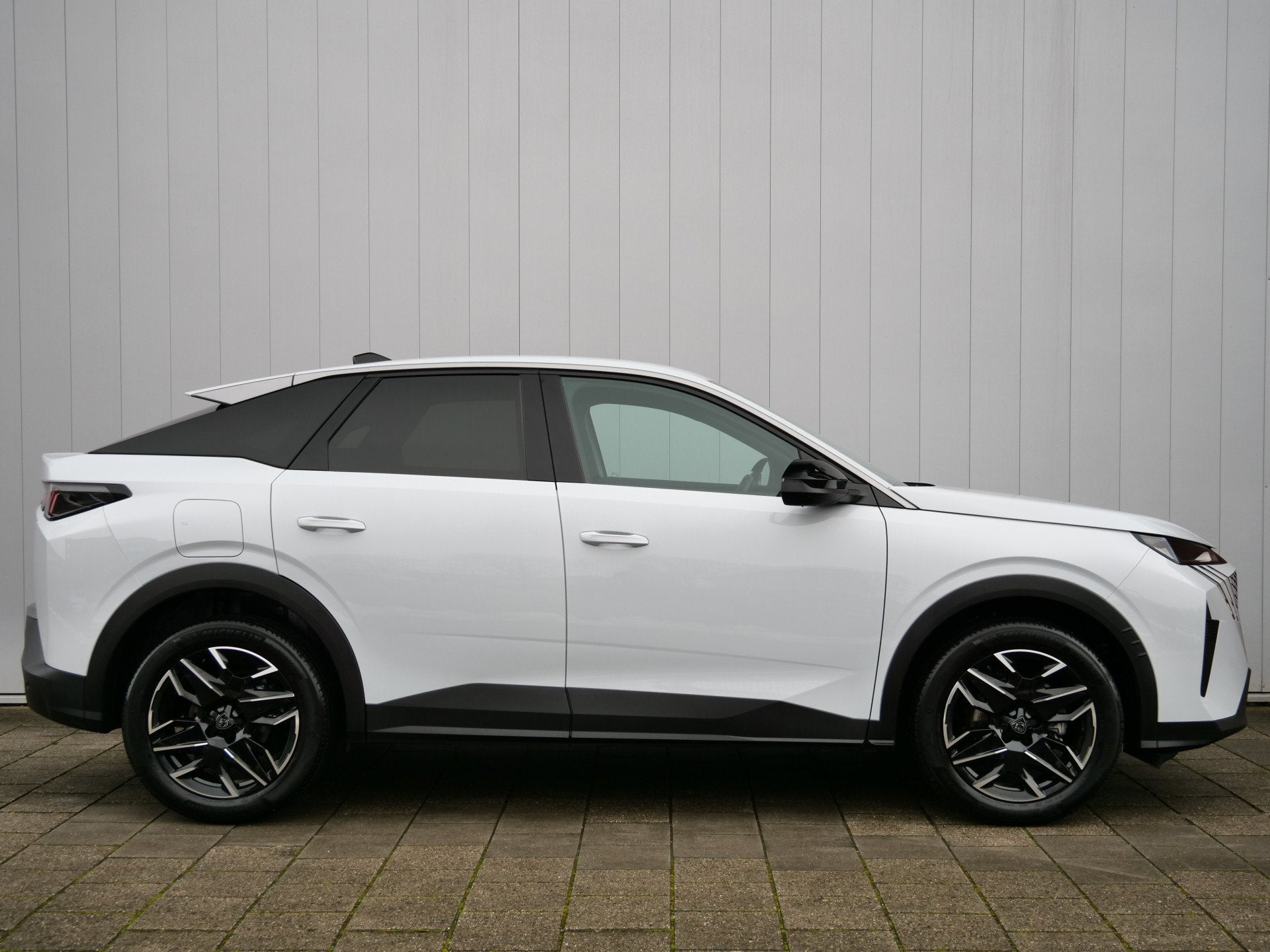 Peugeot 3008 1.2 Hybrid 136 Allure 136 Pk Automaat DAB / App, 1199 cc, Leder en Stof, Wit, Bedrijf