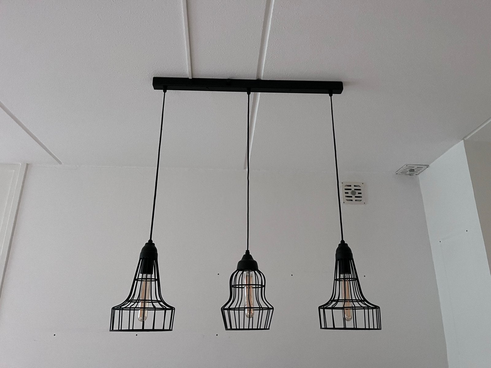 Zwarte hanglamp met 3 kooilampen, Ophalen, Zo goed als nieuw, Metaal, 75 cm of meer