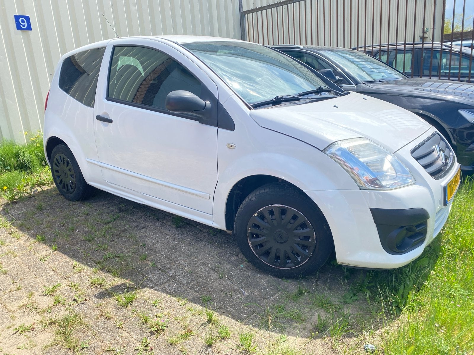 Citroën C2 1.1 I 2009 Wit, Voorwielaandrijving, 450 kg, 31 €/maand, 4 cilinders