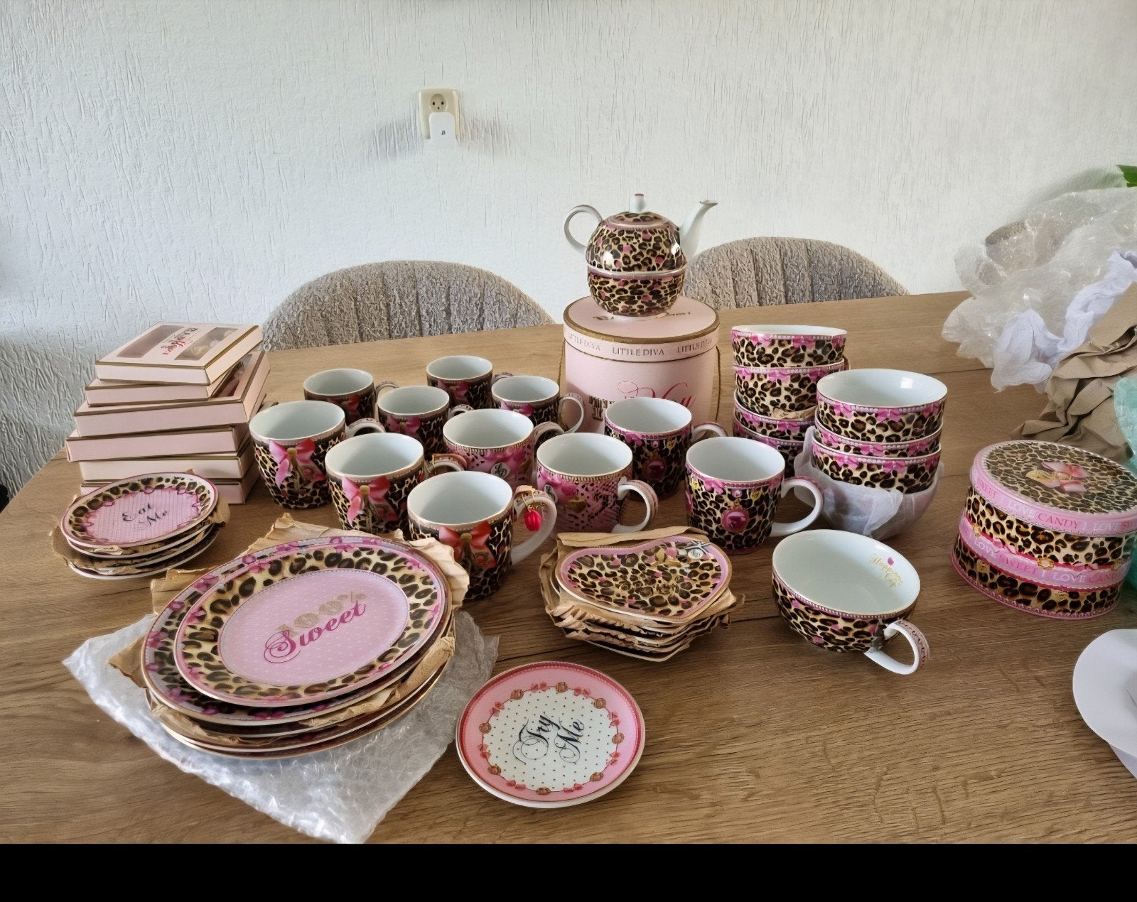 nieuw little diva servies, Ophalen