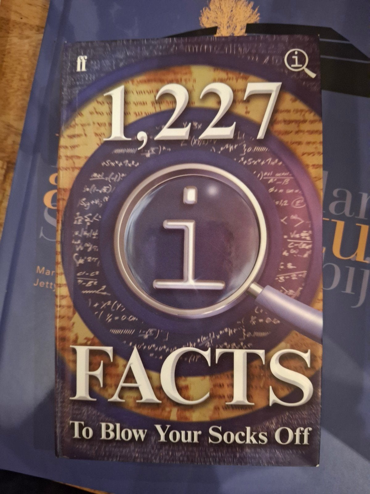 1,227 Feiten om je sokken uit te blazen - QI Boek, Ophalen of Verzenden, Zo goed als nieuw, Niet van toepassing, QI (Quite Interesting)