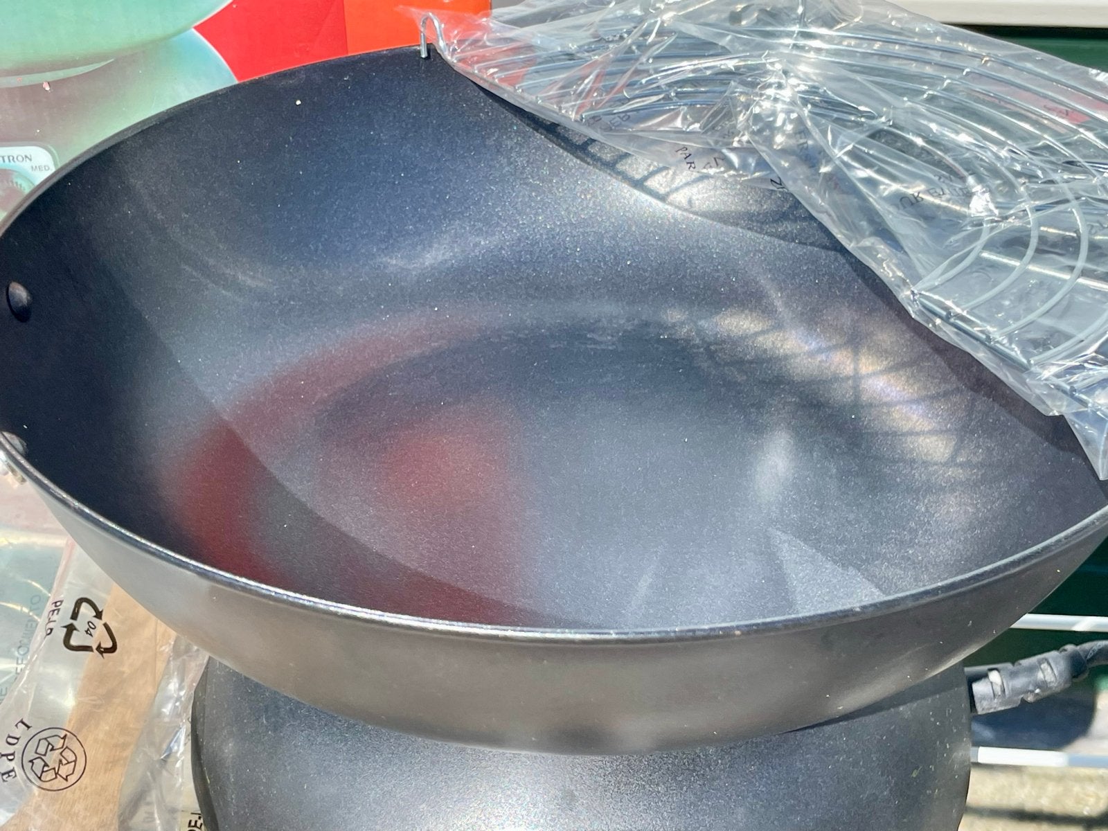 Bestron Wokpan DKEL170 - Nieuw in doos, lichte roest handvat, Ophalen of Verzenden, Zo goed als nieuw