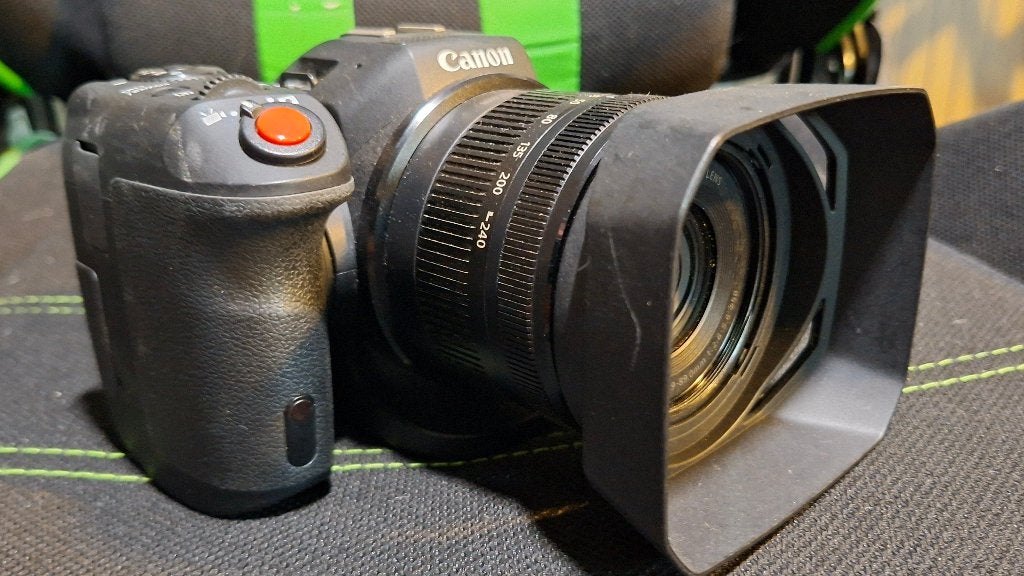 2 stuks 4K videocamera Canon C10, Canon, Ophalen of Verzenden, Zo goed als nieuw, 8 tot 20x