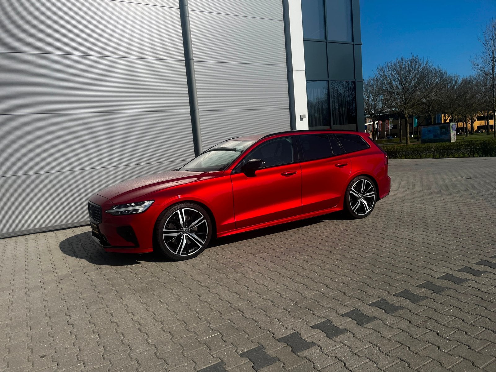 Prachtige Volvo V60 T5 R-design - Fusion red - Polestar, 15 km/l, 1800 kg, Zwart, 4 cilinders