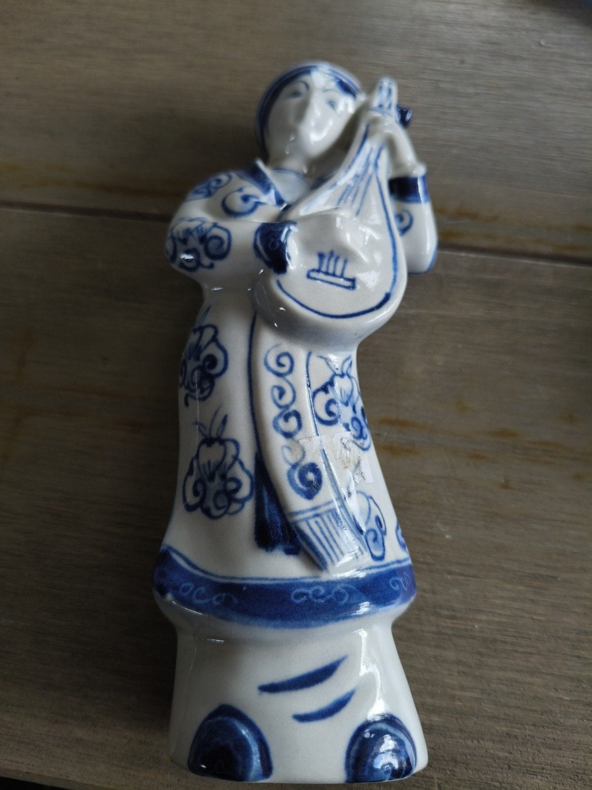 Delfts blauw beeldje van muzikant met luit, Ophalen of Verzenden
