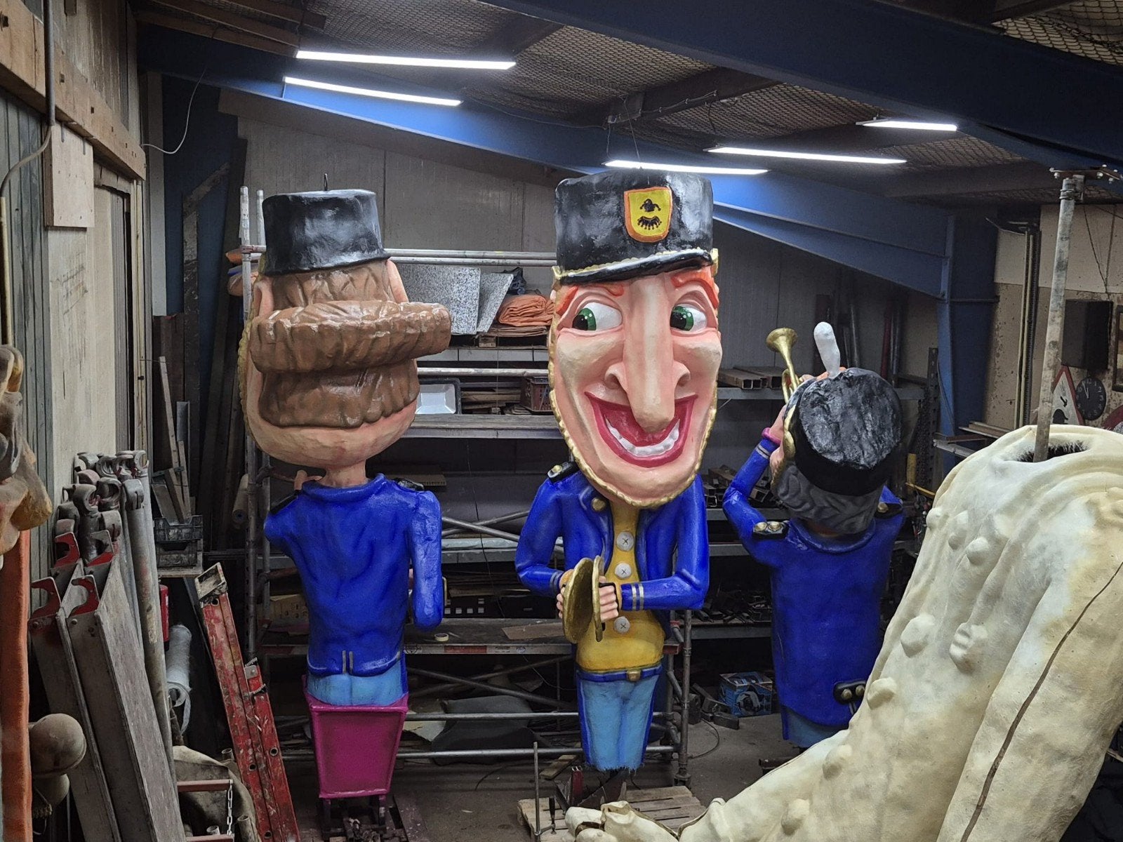 diverse poppen carnavalswagen., Ophalen of Verzenden, Zo goed als nieuw, Carnaval