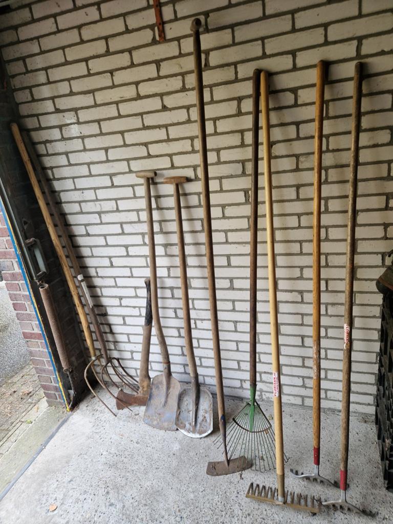 Diverse  tuin gereedschappen, Ophalen, Bijl