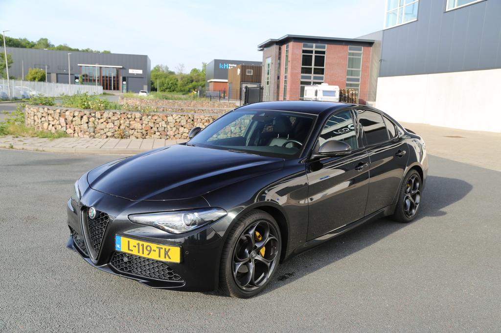 Alfa Romeo Giulia 2.0 Turbo  Aut 2021 Zwart, Auto's, Alfa Romeo, Automaat, 745 kg, Achterwielaandrijving, 1995 cc