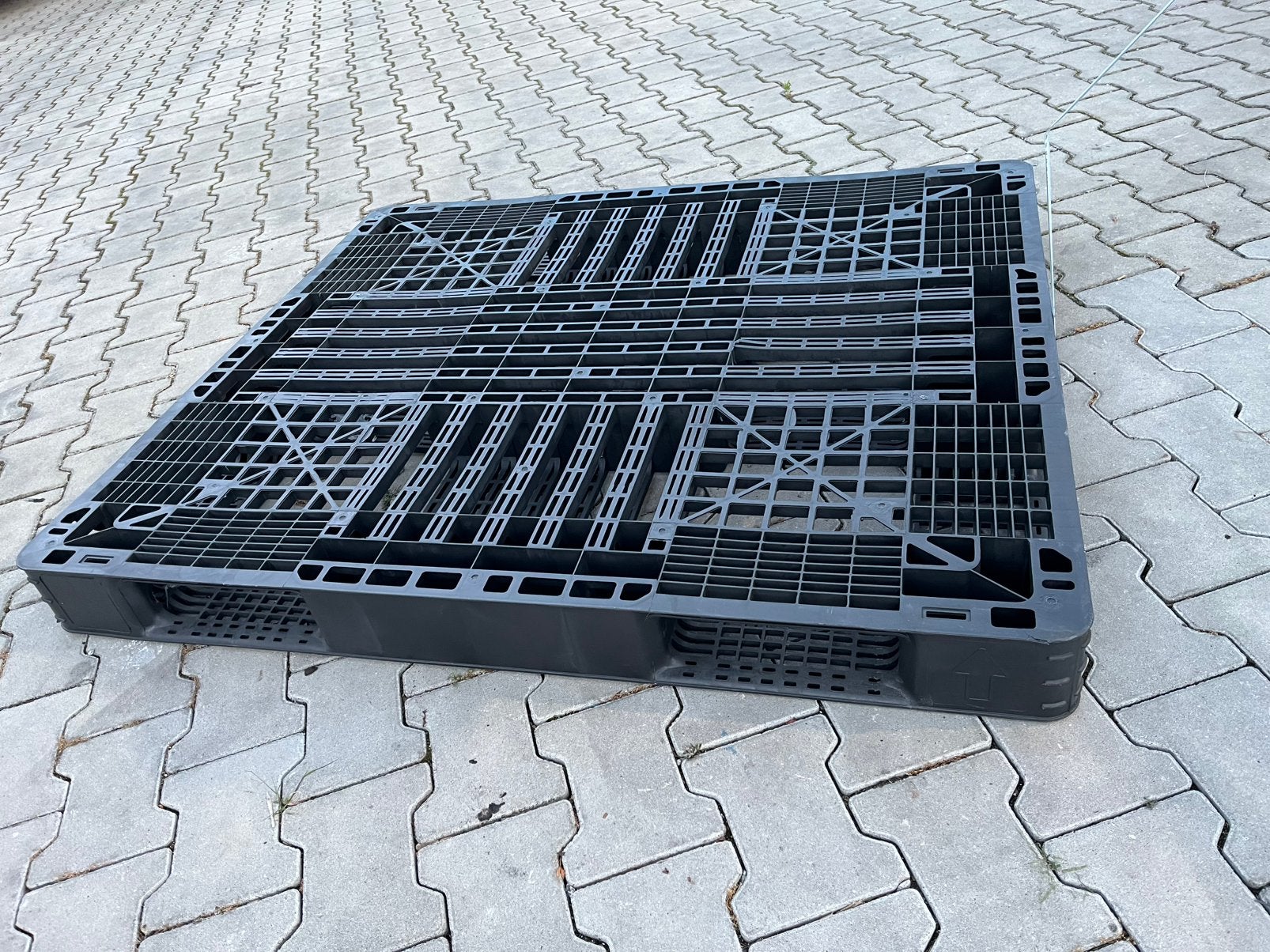 Te koop stevige kunstof plastic pallets vlonder 130X110, Ophalen, Zo goed als nieuw