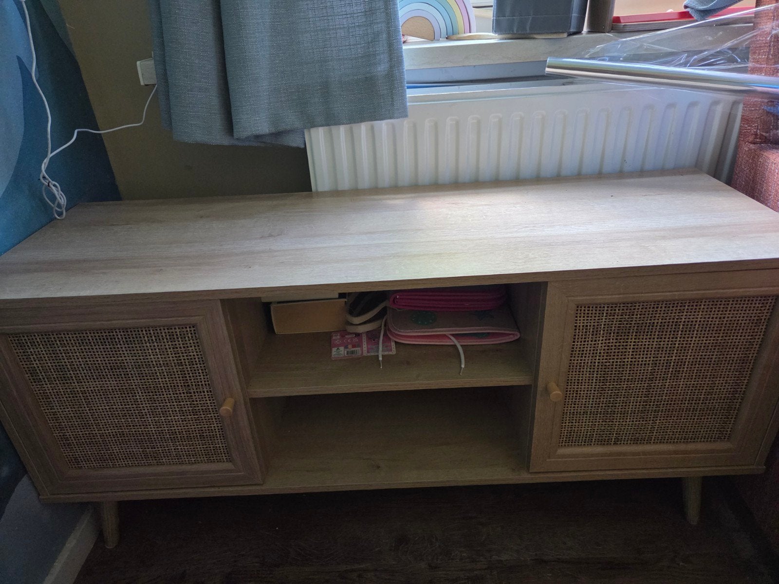 Mooi TV-meubel, 100 tot 150 cm, Modern, Scandinavisch, Ophalen of Verzenden, Zo goed als nieuw