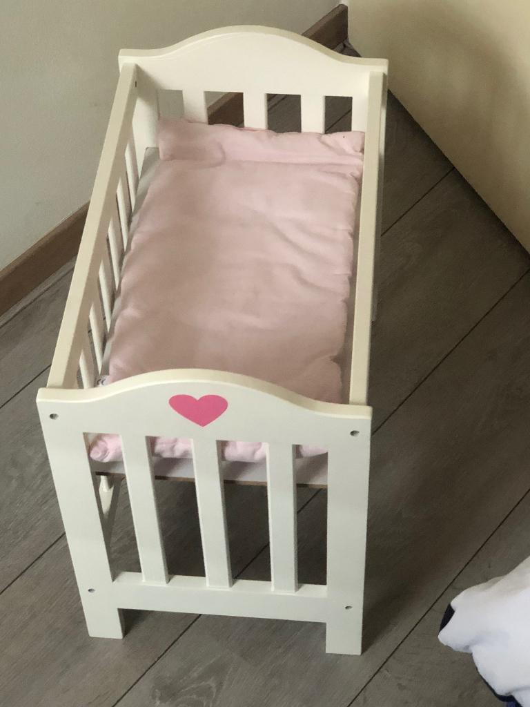 Poppen bedje, Ophalen, Zo goed als nieuw, Babypop