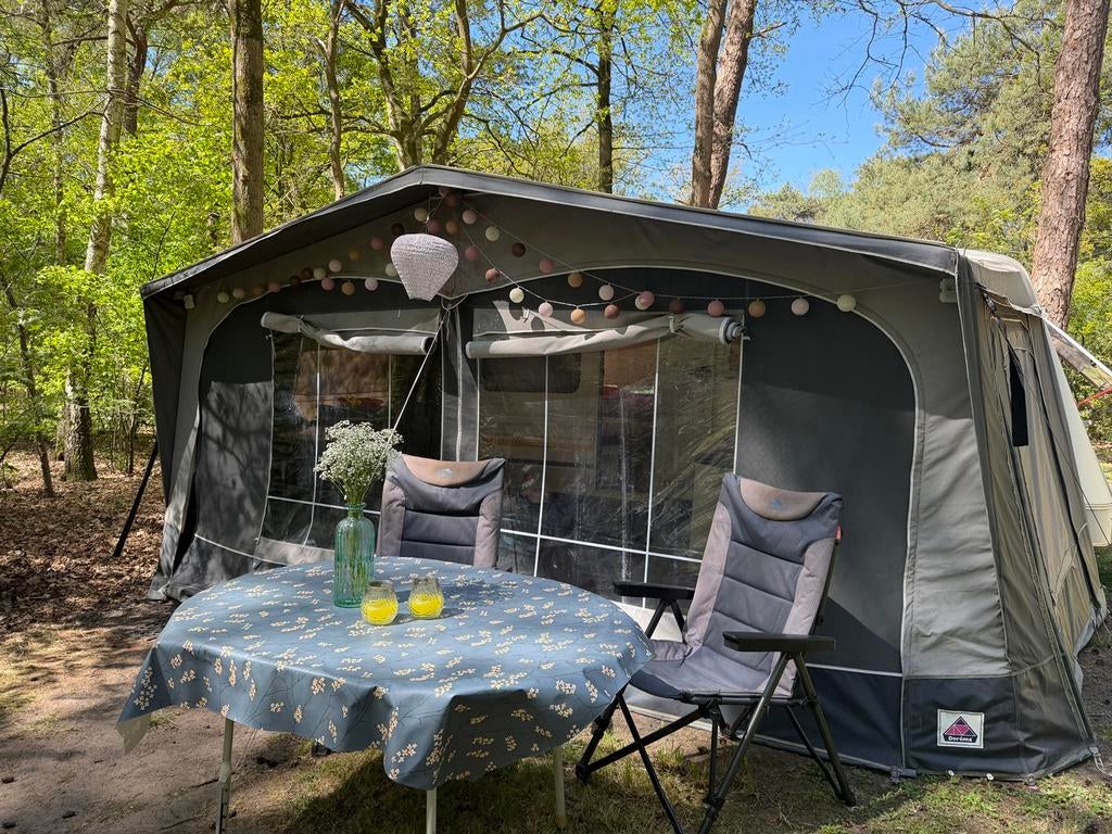 Knaus Sudwind 450 1992 met voortent (vanaf 15-8 beschikbaar), Vast bed, Uitbouw voortent, Rondzit, Particulier