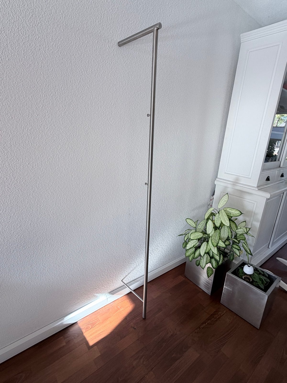 Moderne RVS Staande Kapstok met Wandhaken, Huis en Inrichting, Ophalen of Verzenden, Zo goed als nieuw, Metaal, Staande kapstok