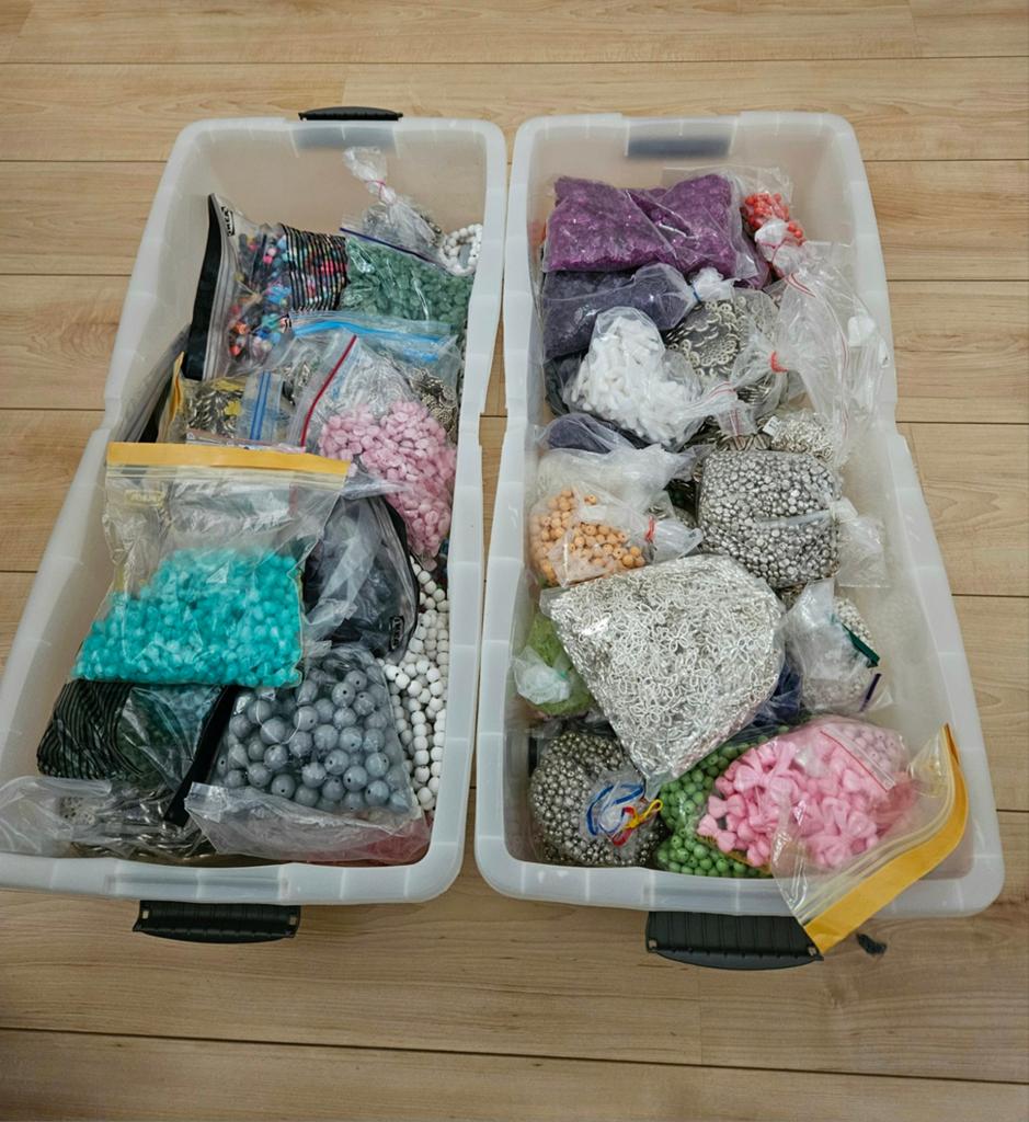 Grote partij kralen en bedels voor sieraden maken etc., Hobby en Vrije tijd, Ophalen, Nieuw, Bedel