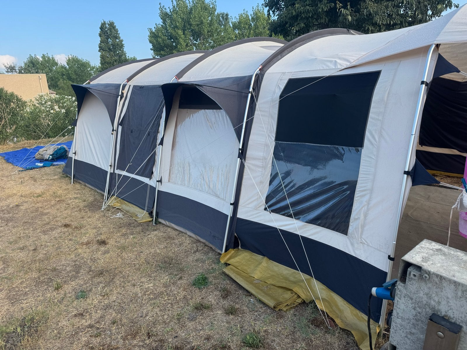 Obelink 6-persoons tent met 3 slaapcabines en voorluifel, Caravans en Kamperen, Tenten, Ophalen, Gebruikt, Tot en met 6