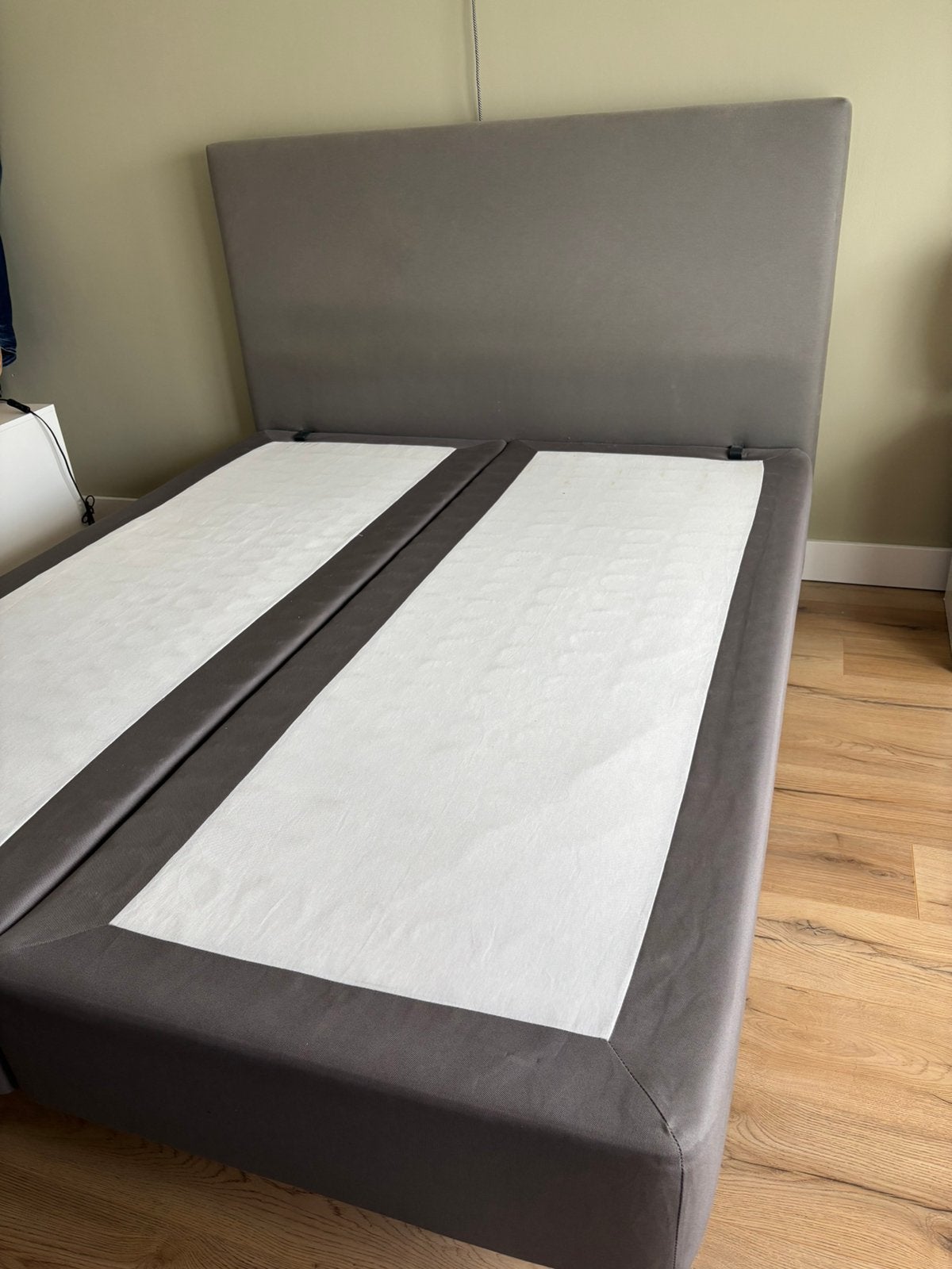 IKEA Engerdal - Grijze boxspring 160x200, Ophalen, Gebruikt, Tweepersoons, 200 cm