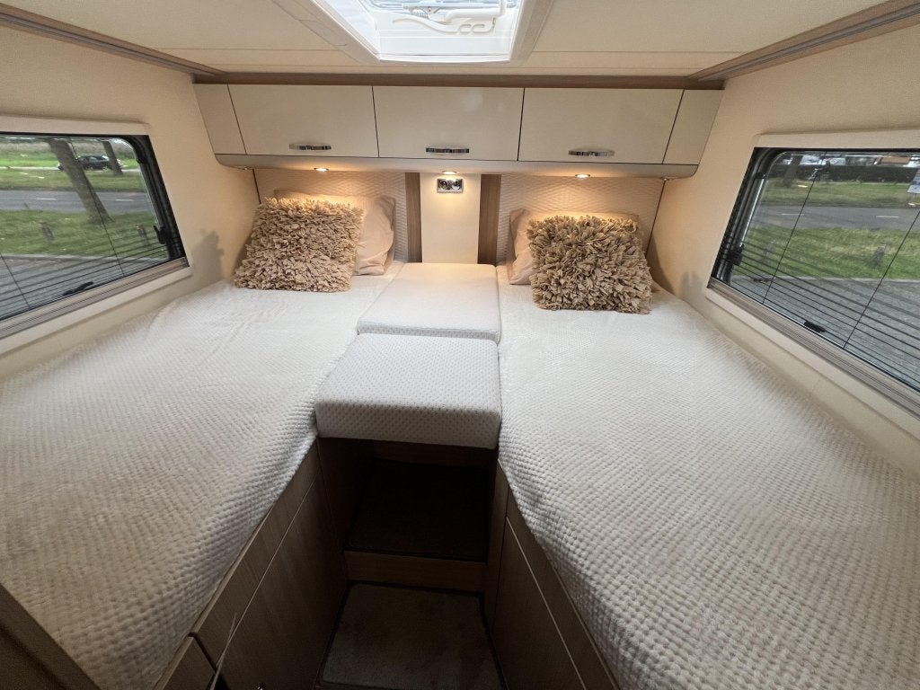 Bürstner Ixeo IT 726 G ENKELE BEDDEN+HEFBED EURO6 D, Caravans en Kamperen, Winterisolatie, Ringverwarming, Fiat, 7 tot 8 meter