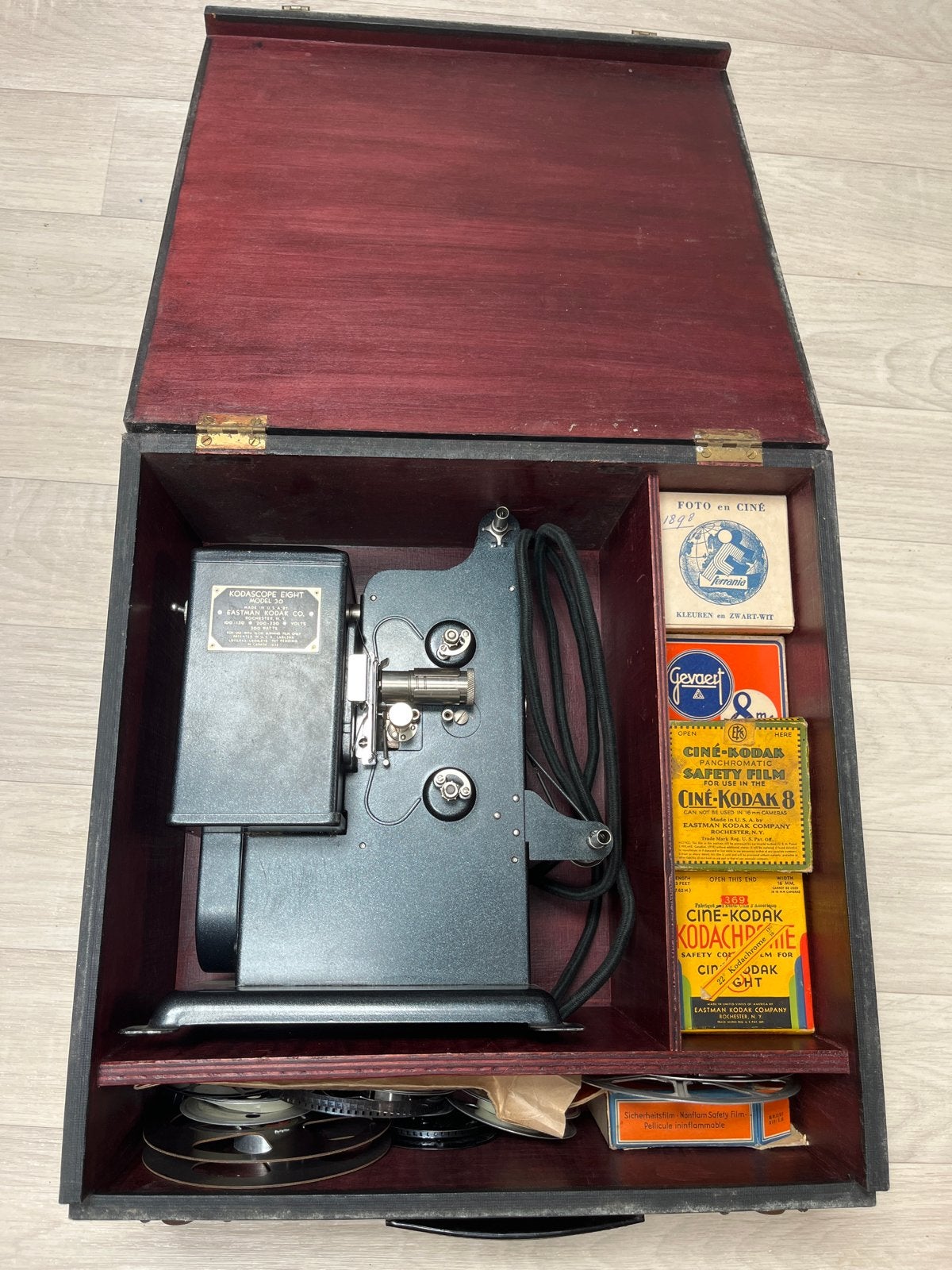 Vintage Kodak Kodascope Eight Model 30 projector in koffer, Ophalen of Verzenden, Gebruikt, Overige typen