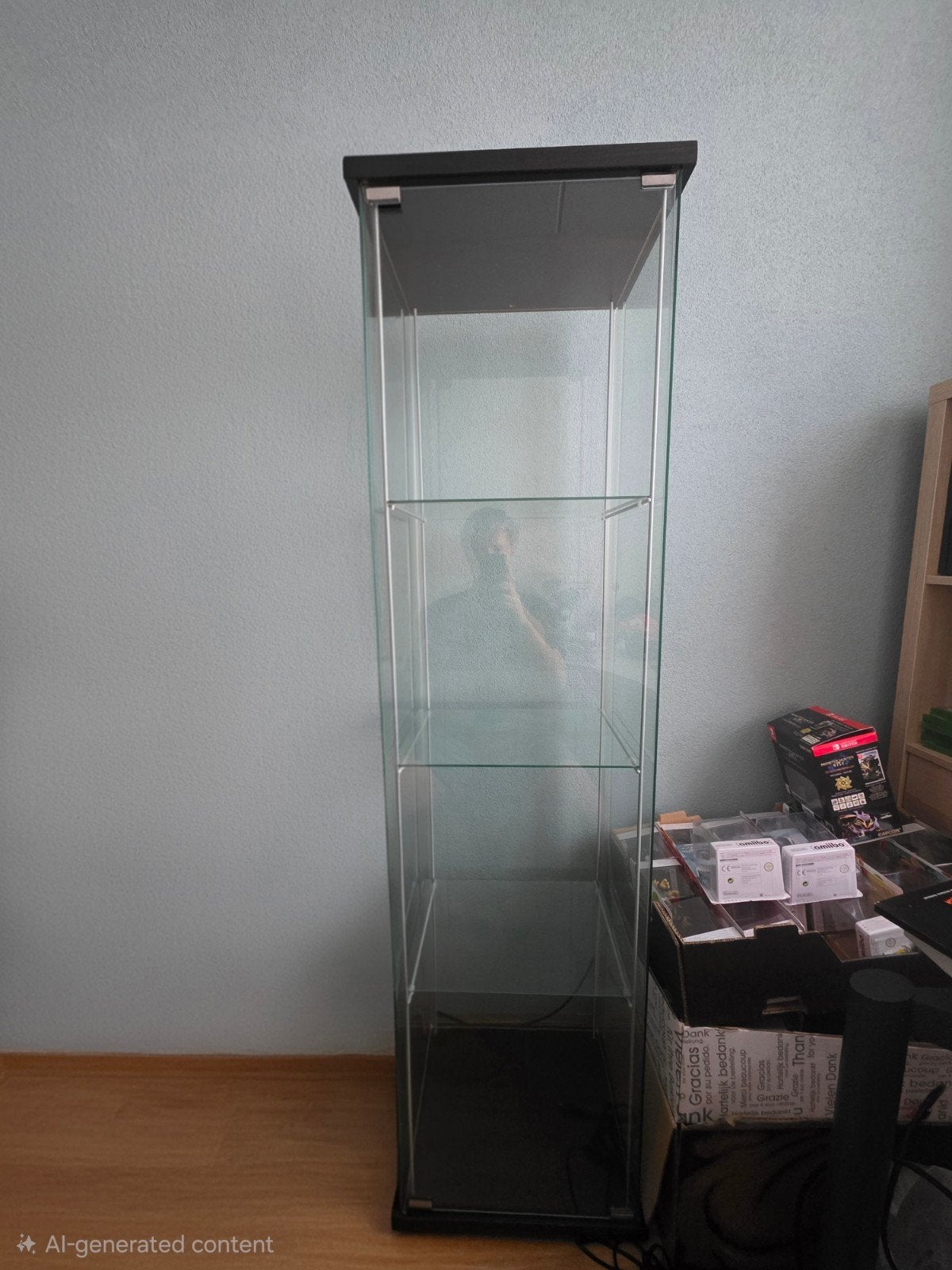 IKEA DETOLF Vitrinekast - Glazen Displaykast, Ophalen, Minder dan 50 cm, Met deur(en), Modern